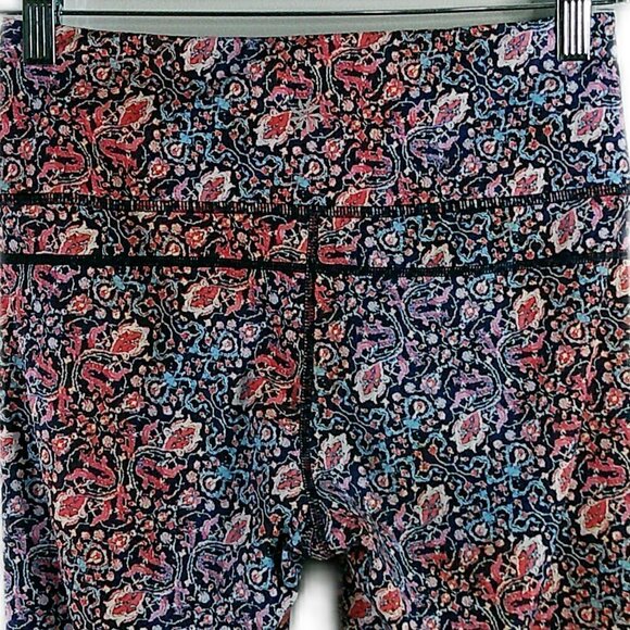 Athleta - Patterned Crop Workout Pants - XS - Picture 4 of 6